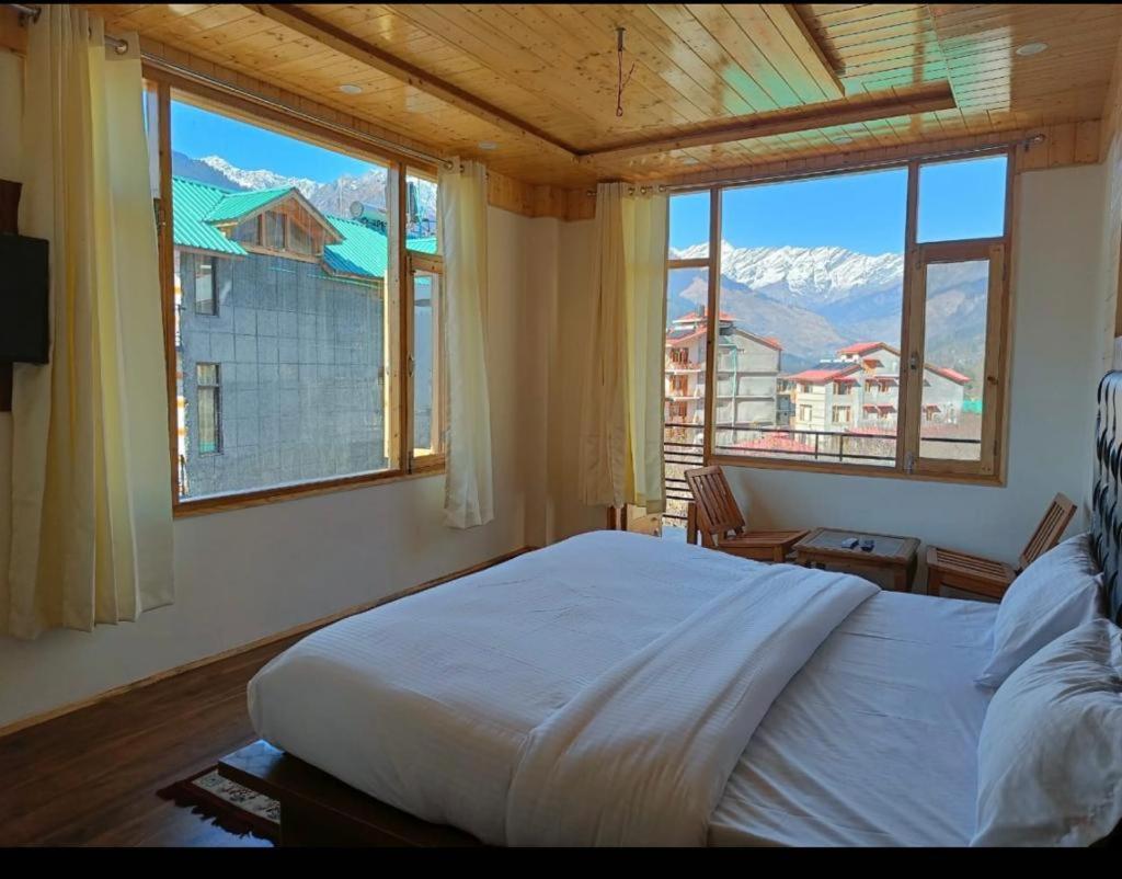 Rajhans Resorts Manāli Esterno foto